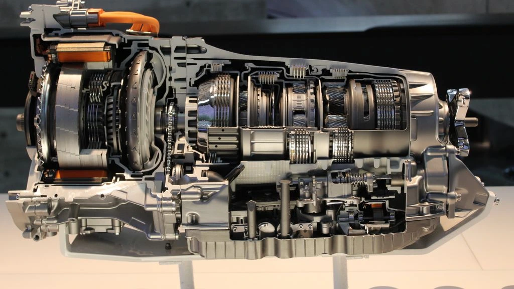 Annotated cutaway rendering of an RSC ball valve showing seat, ball, and stem geometry with pressure class callouts